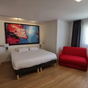 Le Drip's, Nouvel ! Hotel